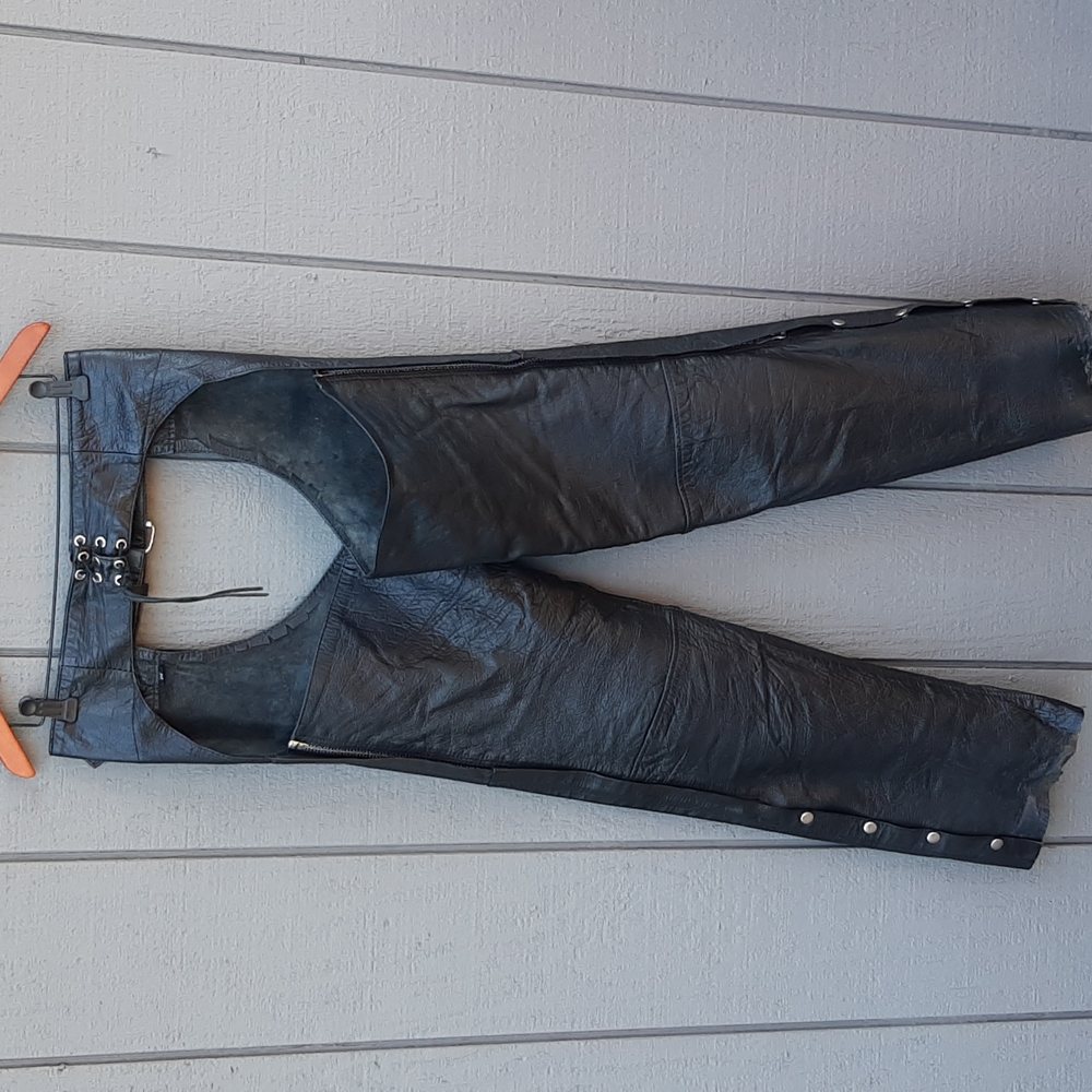 SILVER BIKE WOMENS LEATHER RIDING CHAPS SIZE MED